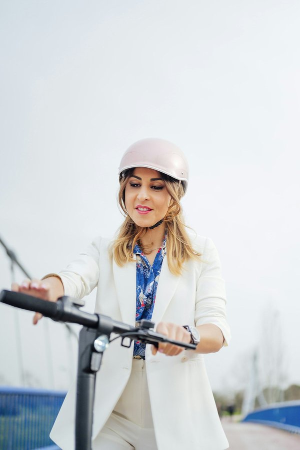 Trouvez le casque trottinette électrique idéal chez e-watts